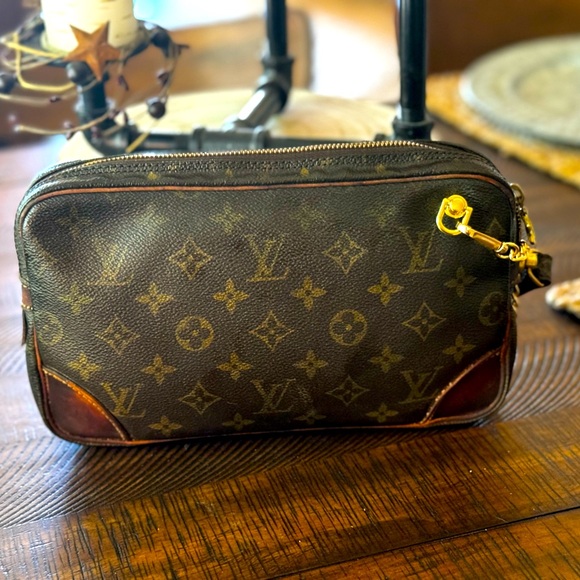 Louis Vuitton Vintage Monogram Canvas
Marly Dragonne GM Clutch converted - Picture 5 of 17